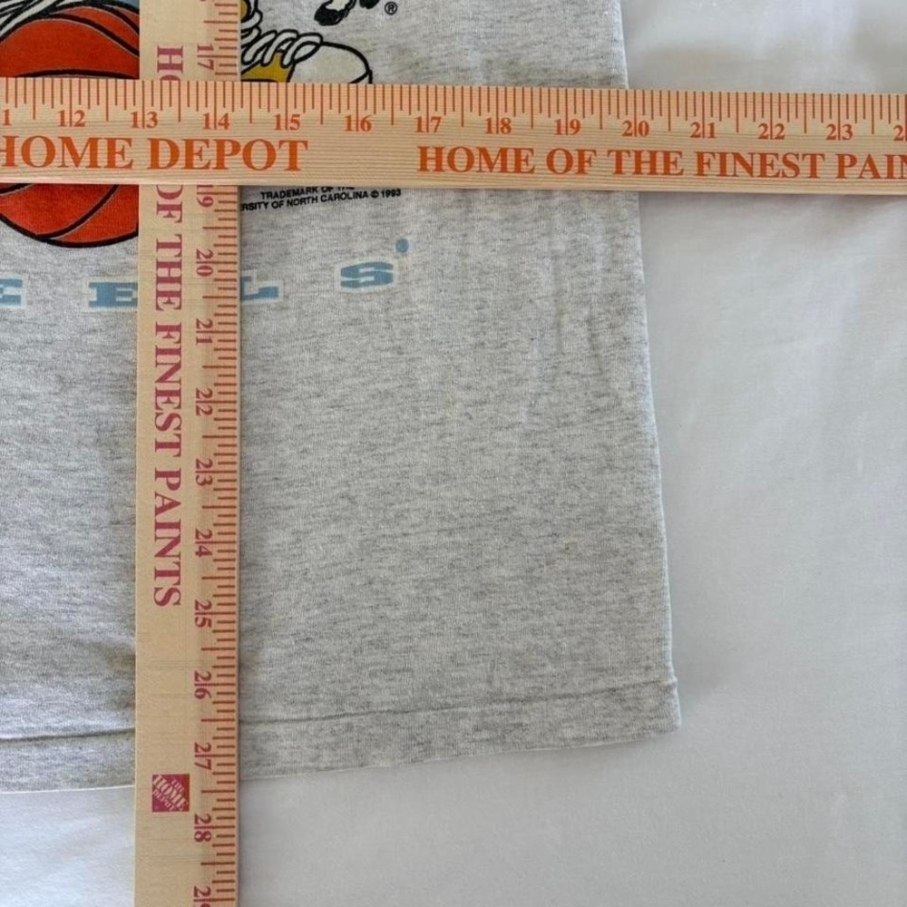Tultex Vintage 1993 Looney Tunes UNC Tar Heels grey cotton basketball tee - Picture 4 of 8